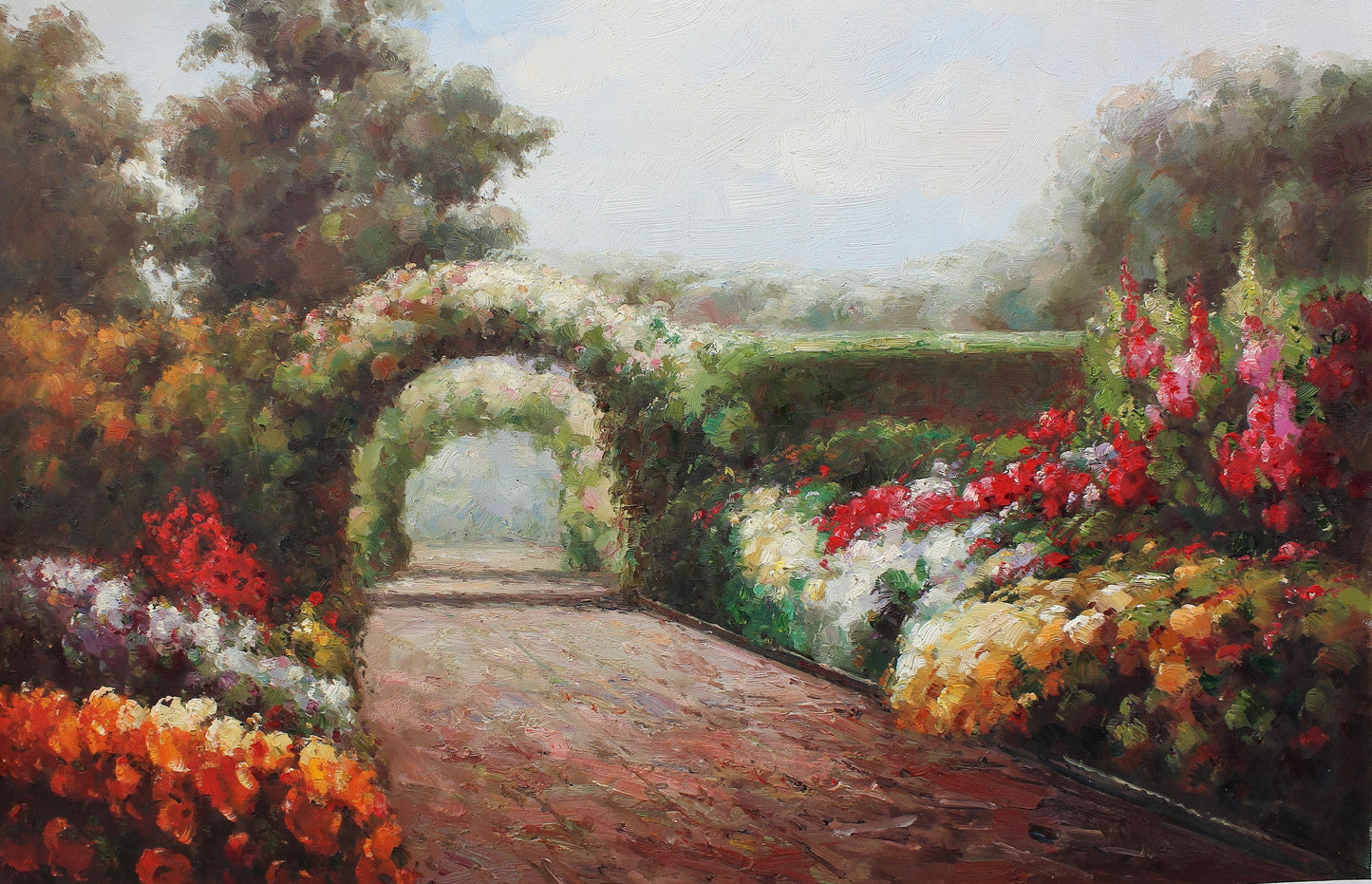 Scène de jardin avec des arches vertes