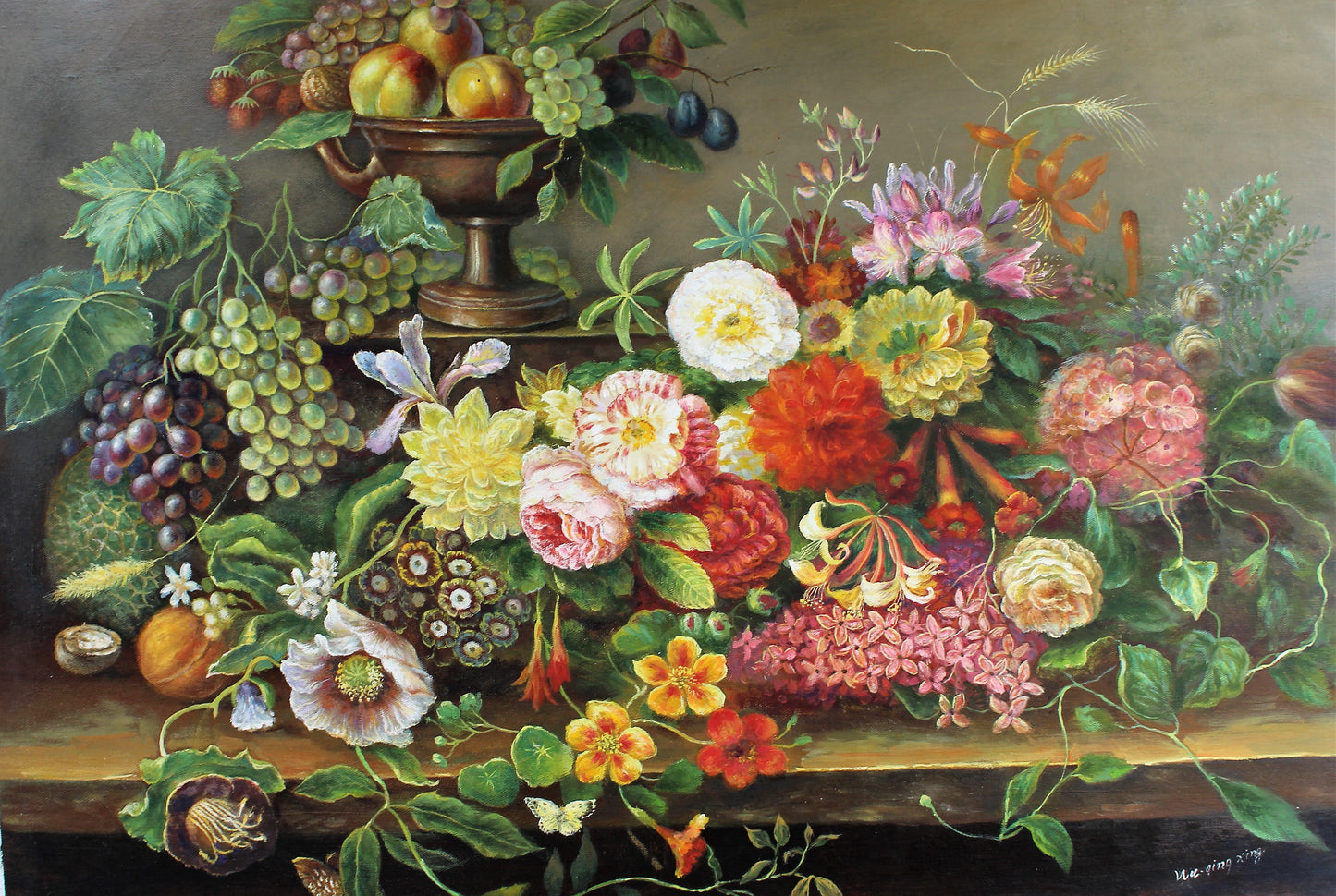 Nature morte de fleurs colorées et de coupes de fruits