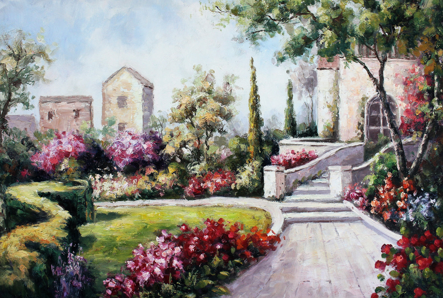 Chemin à travers un jardin fleuri