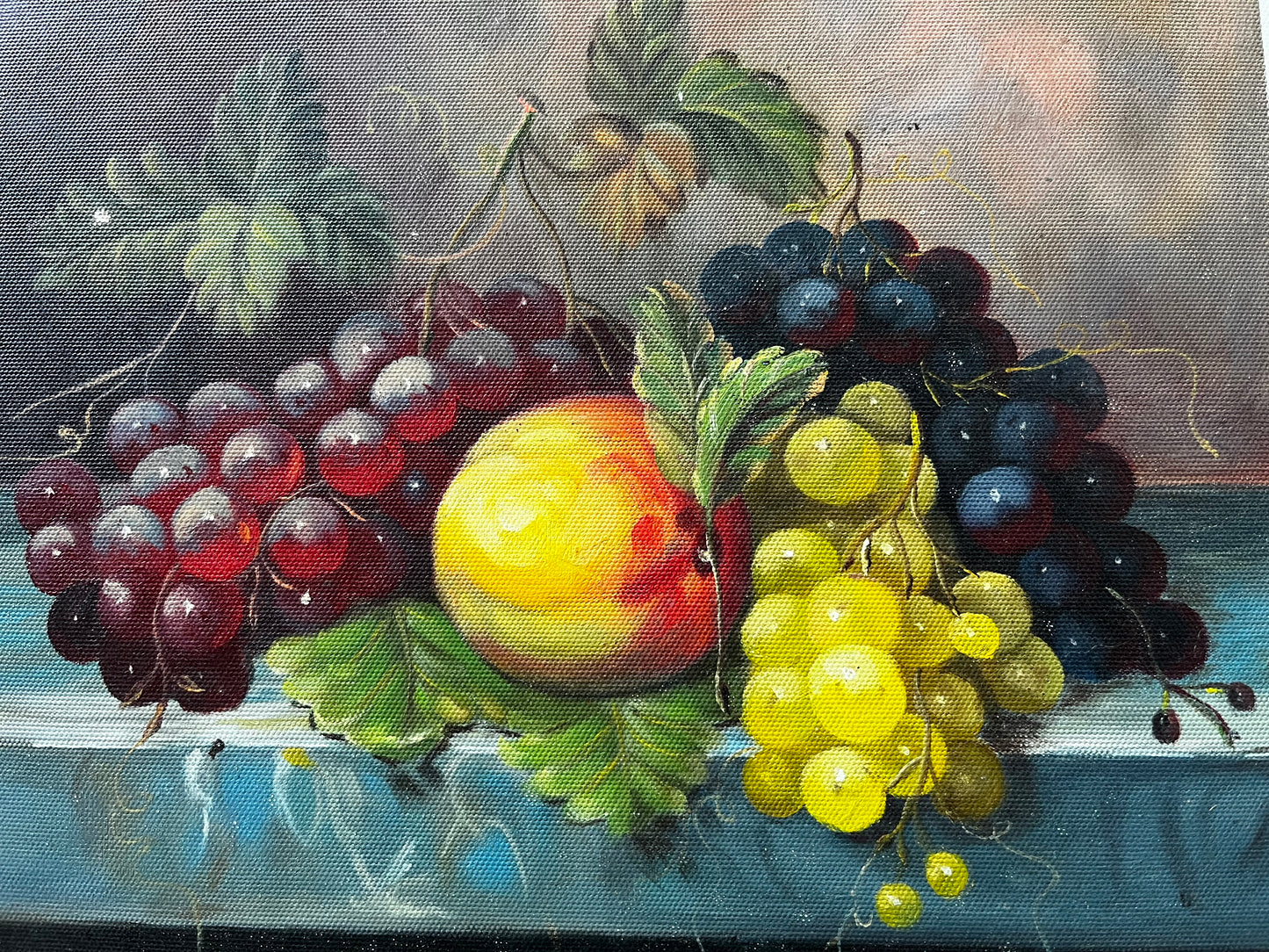 Nature morte de fruits sur une table bleue