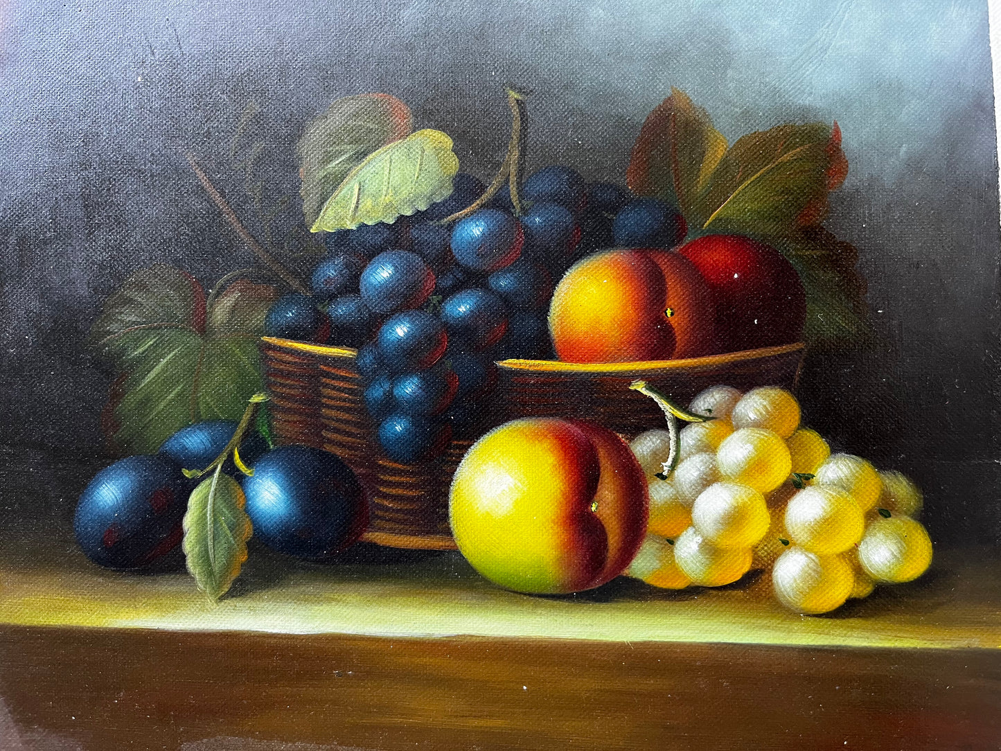 Nature morte de divers fruits dans un panier
