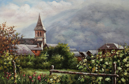 Clocher d'église avec montagnes au loin