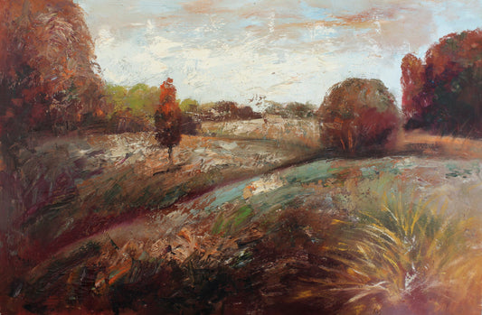 Route d'automne avec des champs calmes