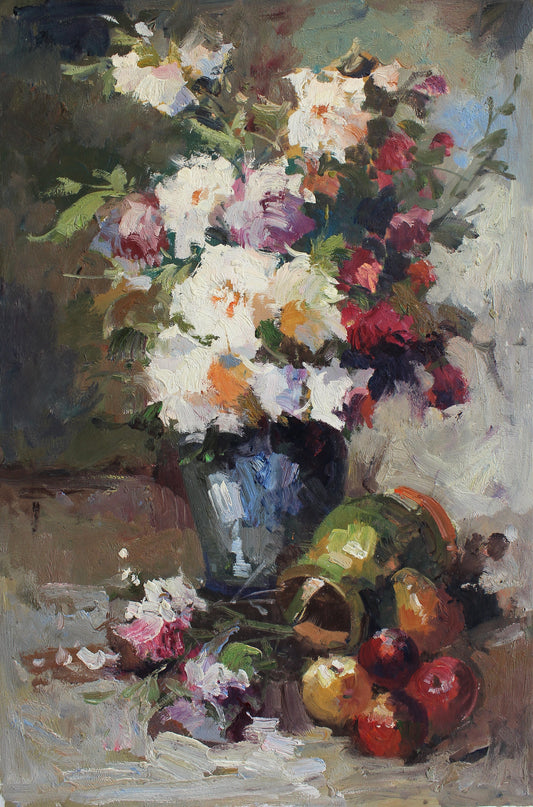 Nature morte de fleurs et de pommes sur une table