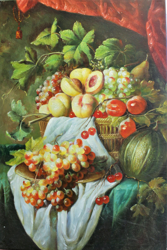 Nature morte de pêches et de raisins dans un panier