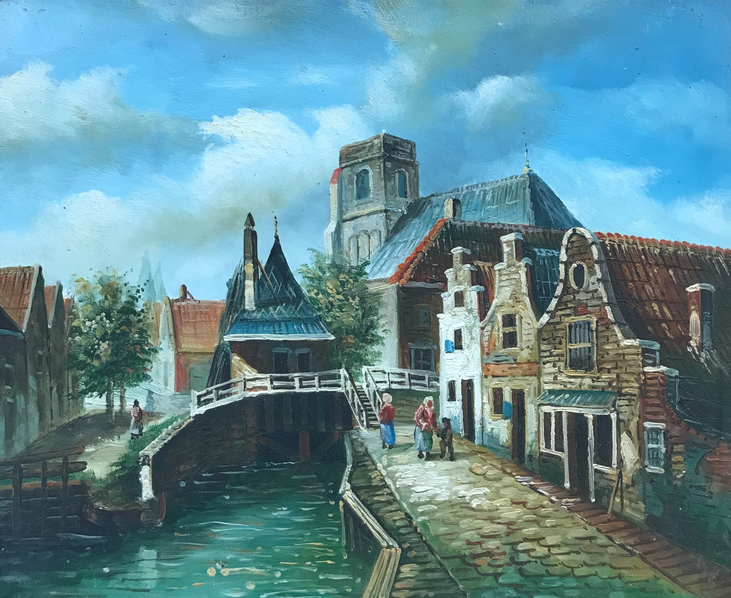 Canal à travers une petite ville