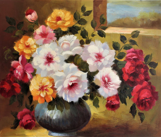 Nature morte de fleurs roses, jaunes et blanches près d'une fenêtre