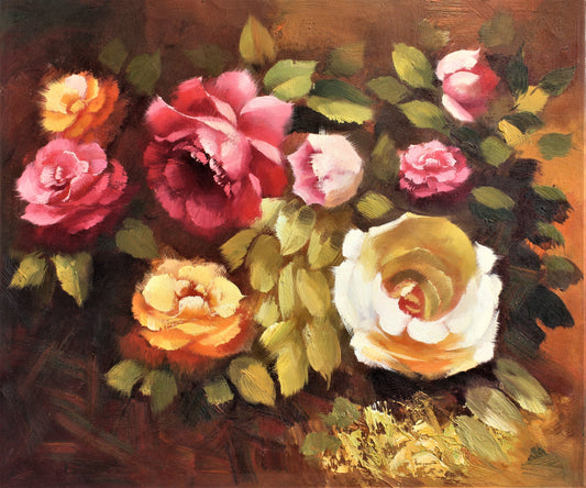 Fleurs blanches, oranges et roses avec des feuilles