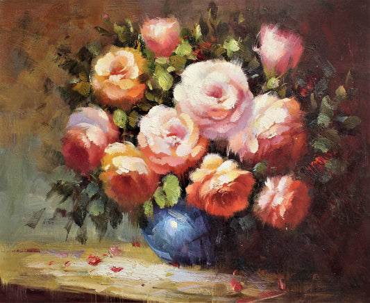 Nature morte de roses dans un vase bleu