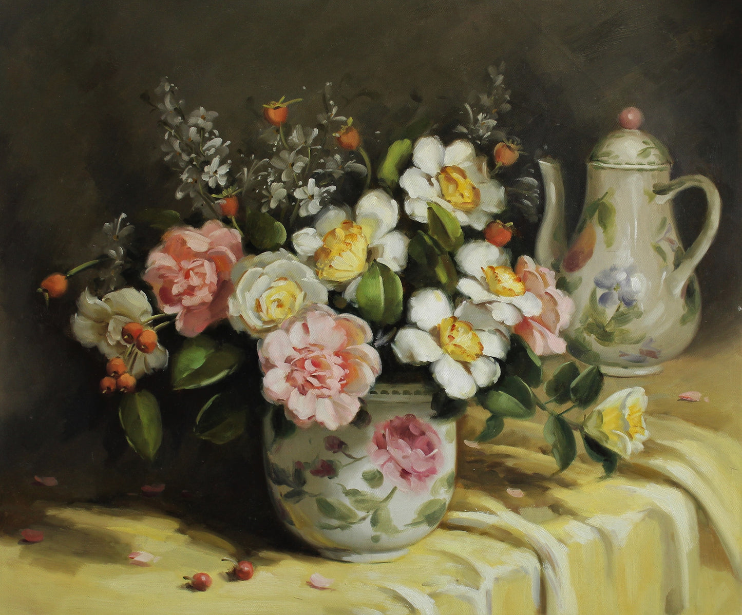 Nature morte avec théière et fleurs dans un vase fleuri