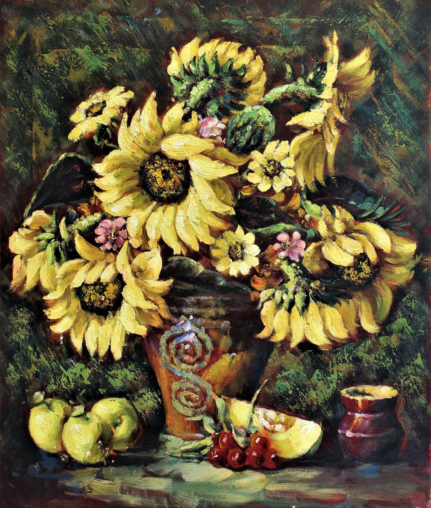 Nature morte de tournesols dans un vase à côté de fruits