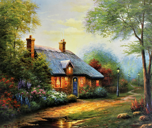 Maison en briques chaleureusement éclairée entourée de fleurs et d'arbres
