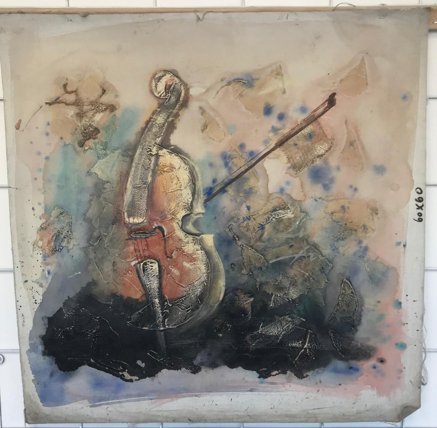 Violoncelle avec fond abstrait